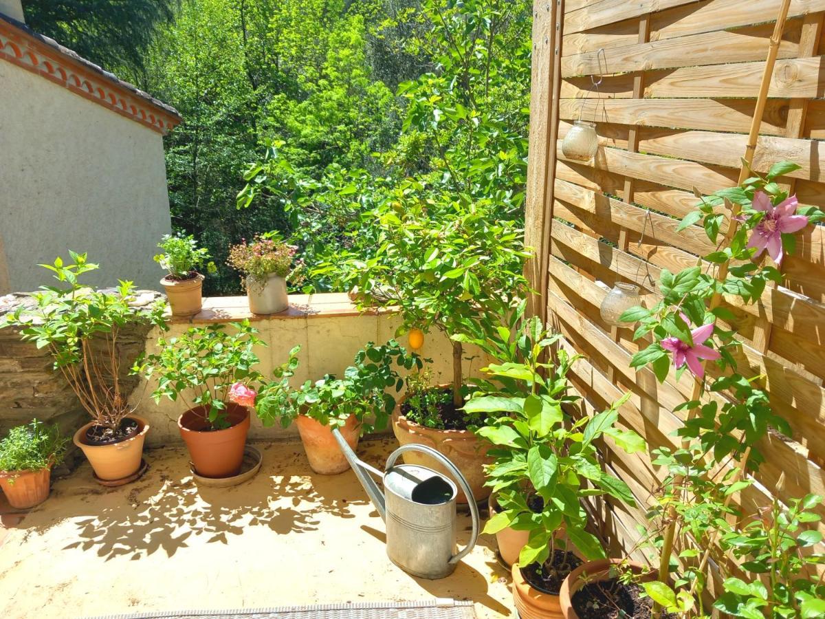 Maison Do Mi Sol Reynes Exterior photo